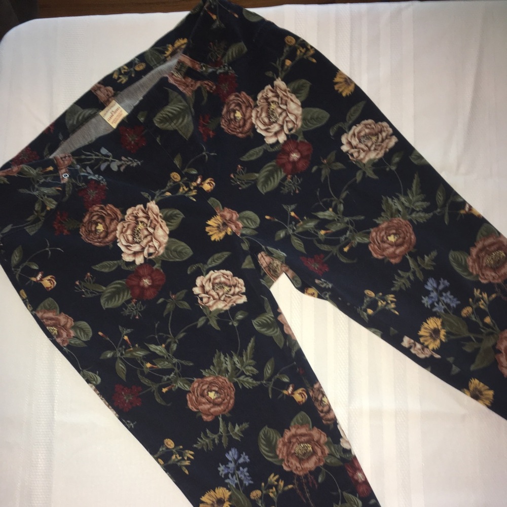 Women’s skinny leg pants